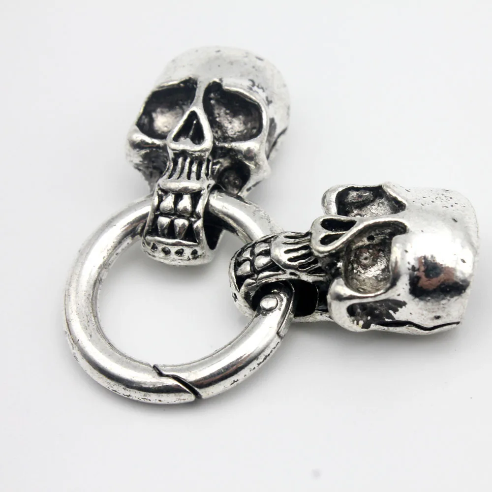 Aaazee 11mmx6mm Hole Skull Clasp Connetctor for DIY Art Two Skulls Biting Ring Antique Silver Metal For Licorice Leather Works