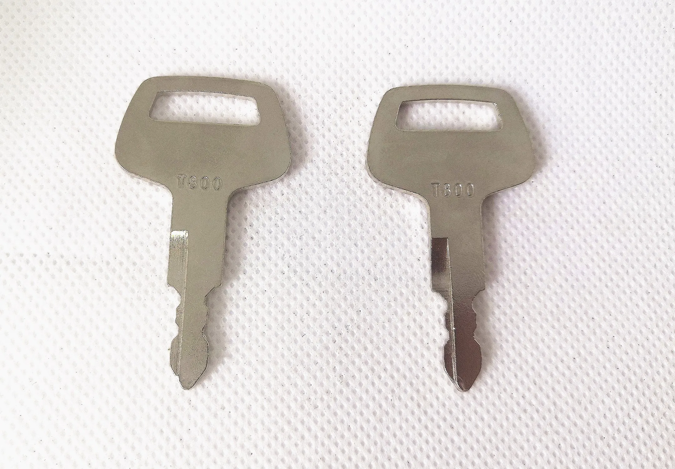 2pc TCM T800 Keys Heavy Equipment Loader Ignition Key