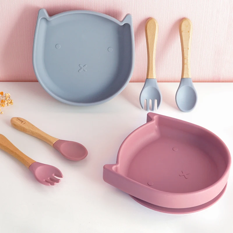 2024 New Cartoon Kitten Pan Baby Feeding Set Silicone Suction Plate Wooden Handle Fork Spoon Easy to Clean BPA Free Baby Shower