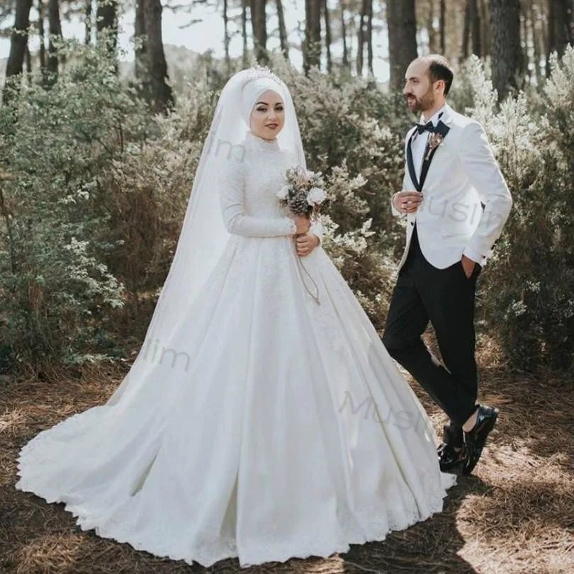 

Modern Muslim Wedding Dress Long Sleeve Lace Forest Country Arabic Wedding Dress Ball Gown Garden Bride Dress Dubai Customized