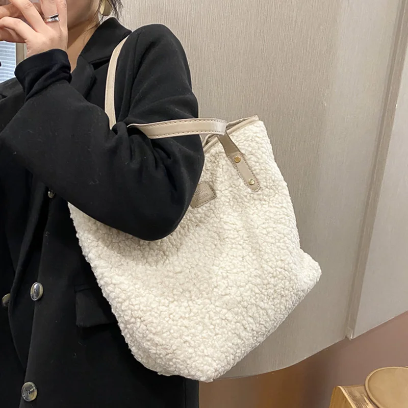 Lambswool Faux Fur Bags Women Large Capacity Tote Bag Underarm Handbag Plush Elegant Fall Winter Cozy Minimalist Storage Bolsa