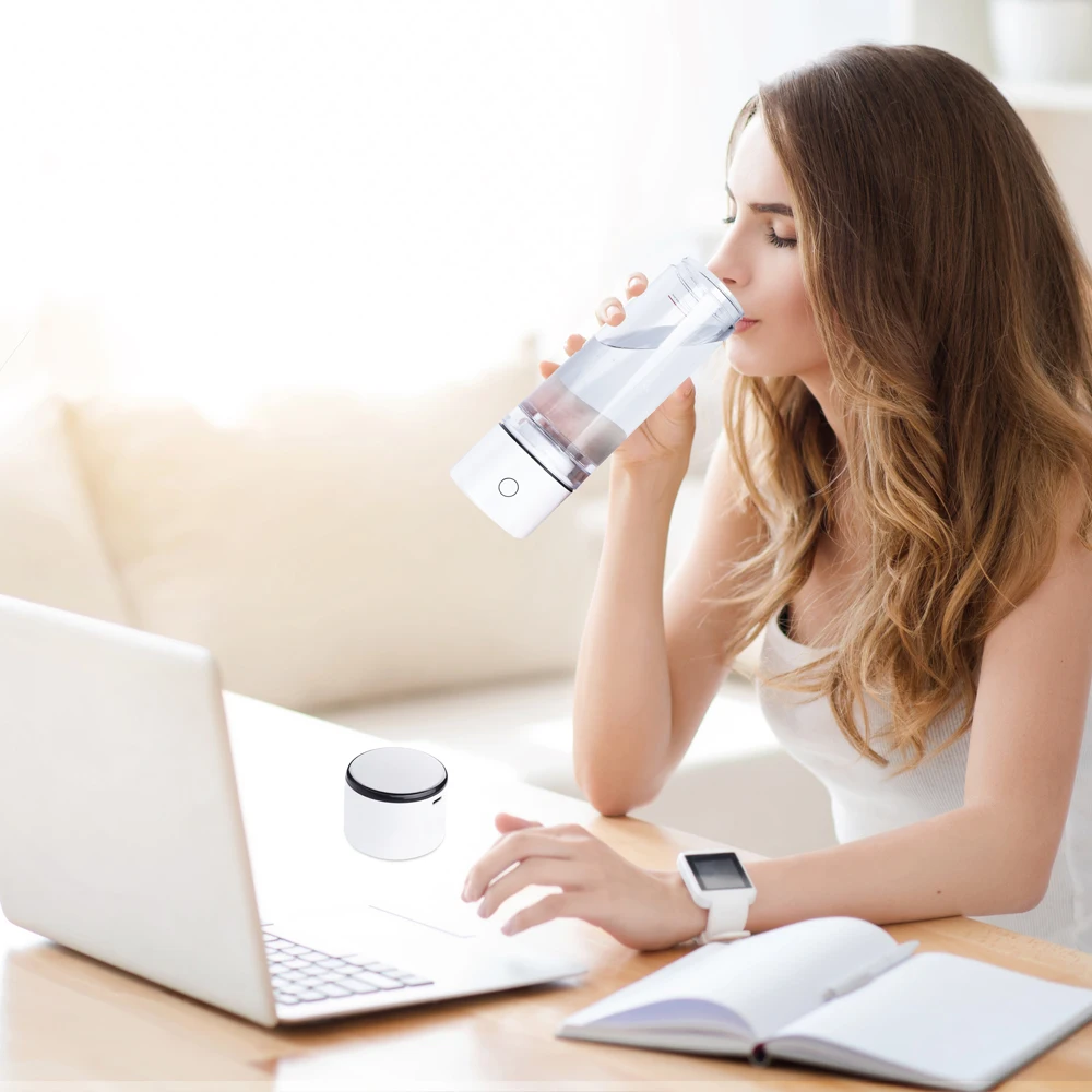 مولد مياه هيدروجين MRETOH Hertz الذكي ، زجاجة نانو يمكن أن تسمح بتنفس غاز H2 أسفل ضغط الدم وتعزيز الدورة الدموية