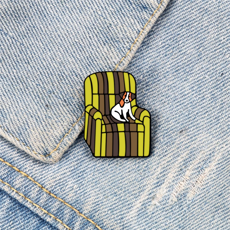 Cute Animal Pets Pins Cartoon Dogs Enamel Brooches Dog sit on sofa Fashion Jewelry Creative Custom Badge Bag Hat Lapel Pin Gifts