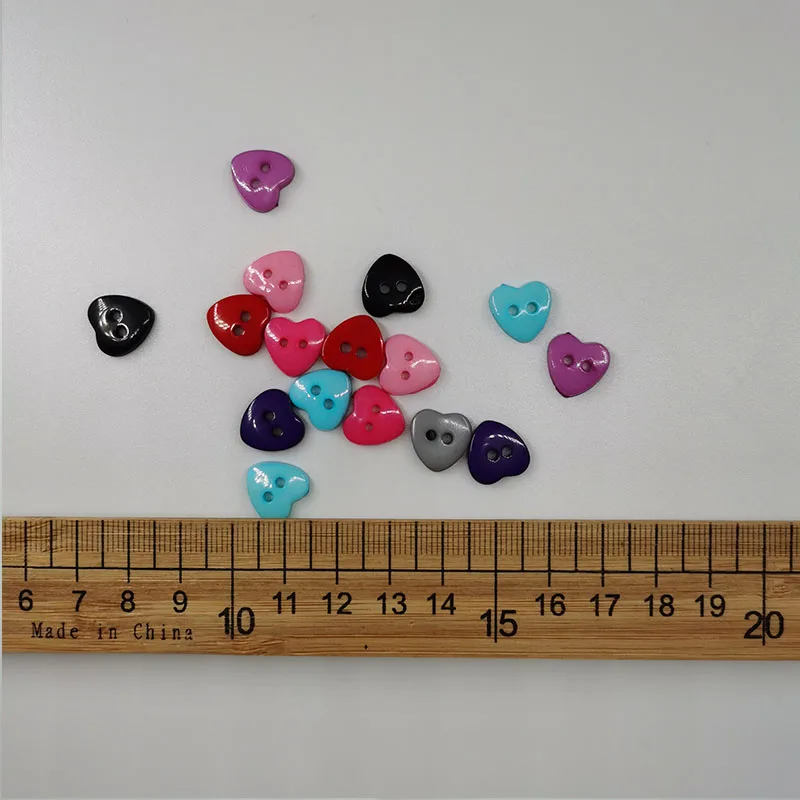 Loverly 1Lot=100pcs Resin Button Heart Shape 2-Hole Plastic Button Garment Accessories Sewing DIY for Childern\'s Clothing Bag