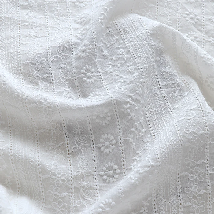 125cm wide 0.5yards/lot Soft and Thin White Embroidery 100% Pure Cotton Cloth Fabric Baby Material / Curtain / Clothes X253