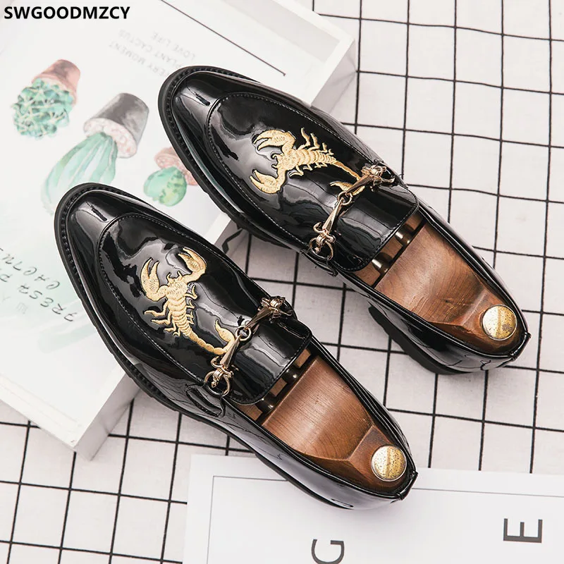 Black Patent Leather Shoes Men Loafers Men Pointed Toe Dress Shoes Fashion Cover Shoes for Men 2024 Chaussure Homme Luxe Marque