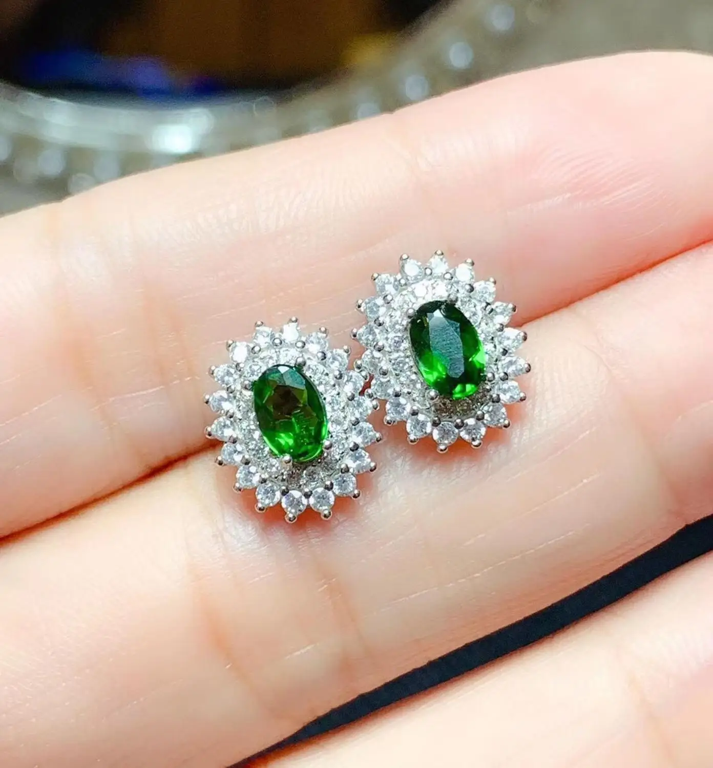 مجوهرات بوتيك KJJEAXCMY من الفضة الإسترليني عيار 925 مرصعة بالأحجار الكريمة الطبيعية ديوبسيدي أقراط نسائية تدعم الكشف المشهور