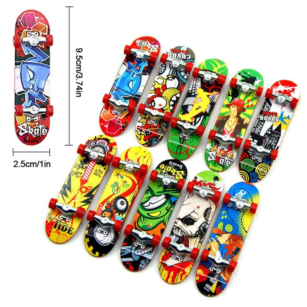 rc car 1PCS Simulation Mini Graffiti FingerBoard Skateboard For  TRX4 G500 TRX6 g63 Axial Scx10 iii 90046 D90 D110 Crawler cars