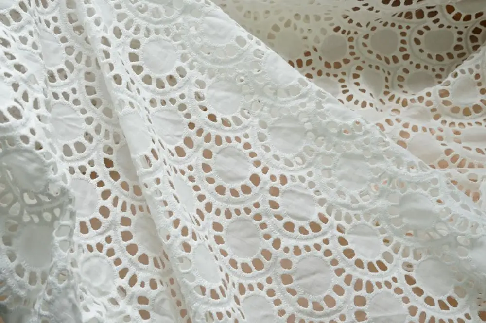 Retro Embroidered 100% Cotton Eyelet Fabric in Ivory White Scalloped Lace Fabric For Wedding Dress Material DIY Party Decoration