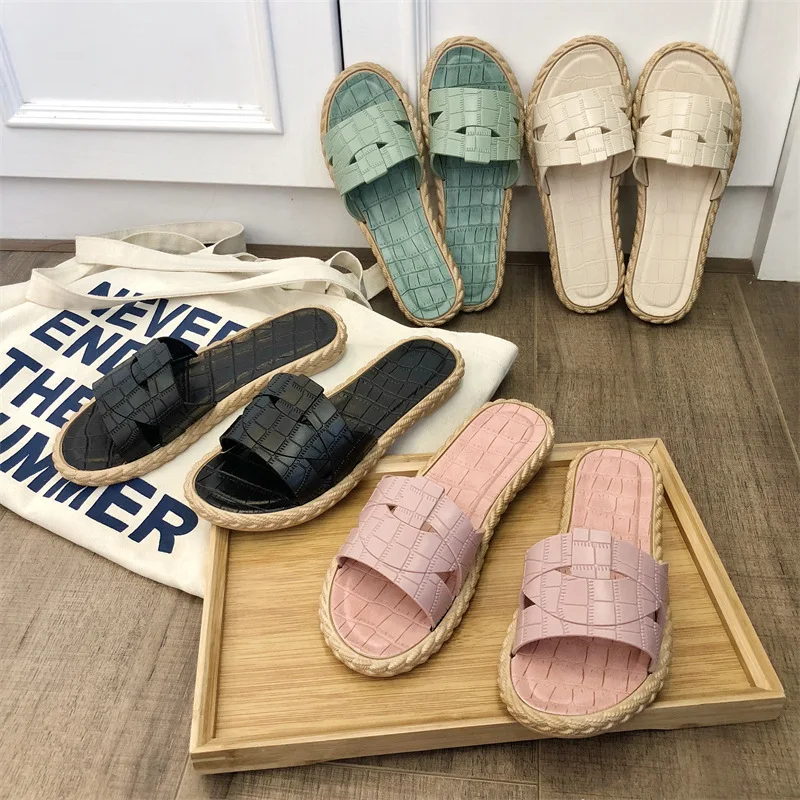 New Summer Fashion Outer Slippers Women's Fashion Trends Comfortable Non-slip Flat Sandals Woven Women's Tow Trends