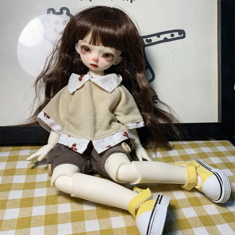 BJD doll clothing is suitable for 1/6 size fashion light coffee sweaters + milk tea color knickerbockers + headgear + shoes