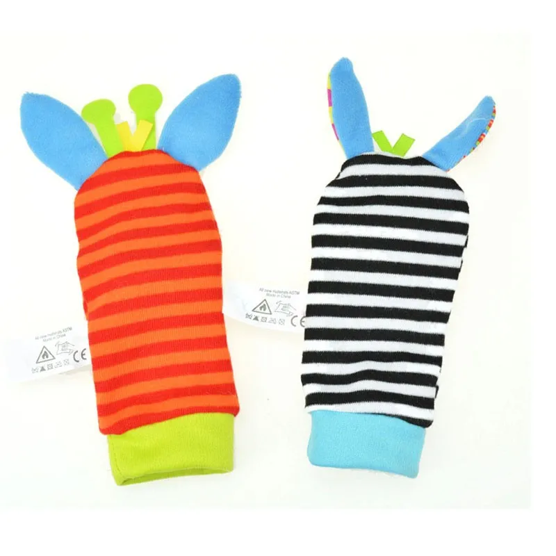 100pcs / 25 sets of newborn baby rattle toys Sozzy Garden Bug animal cute cartoon wrist rattle and plush socks wholesale