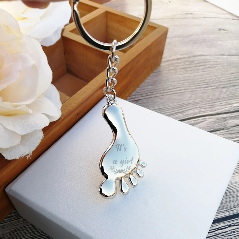 Personalisierter Schlüsselanhänger mit Babyfuß-Form und Flaschenöffner, Gastgeschenk für Babyparty, Taufe, Feier, Souvenir für Gäste – Detail 11