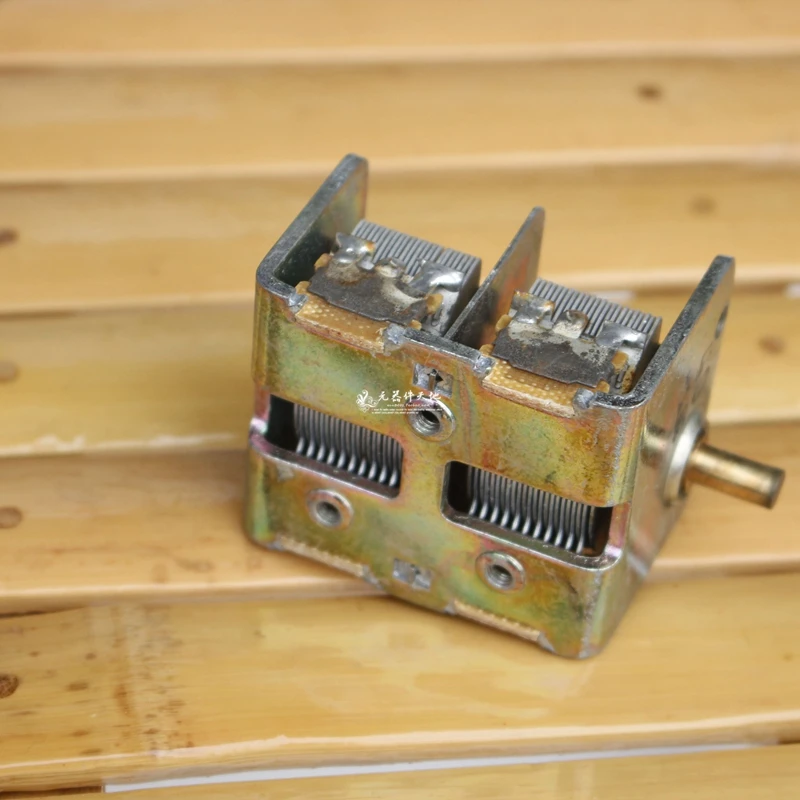 Imagem -03 - Segunda Mão Desmontar a Luz Vermelha 711 Rádio Cbl2 365pf Duplo Capacitor Variável Ajustável Rádio Mineral