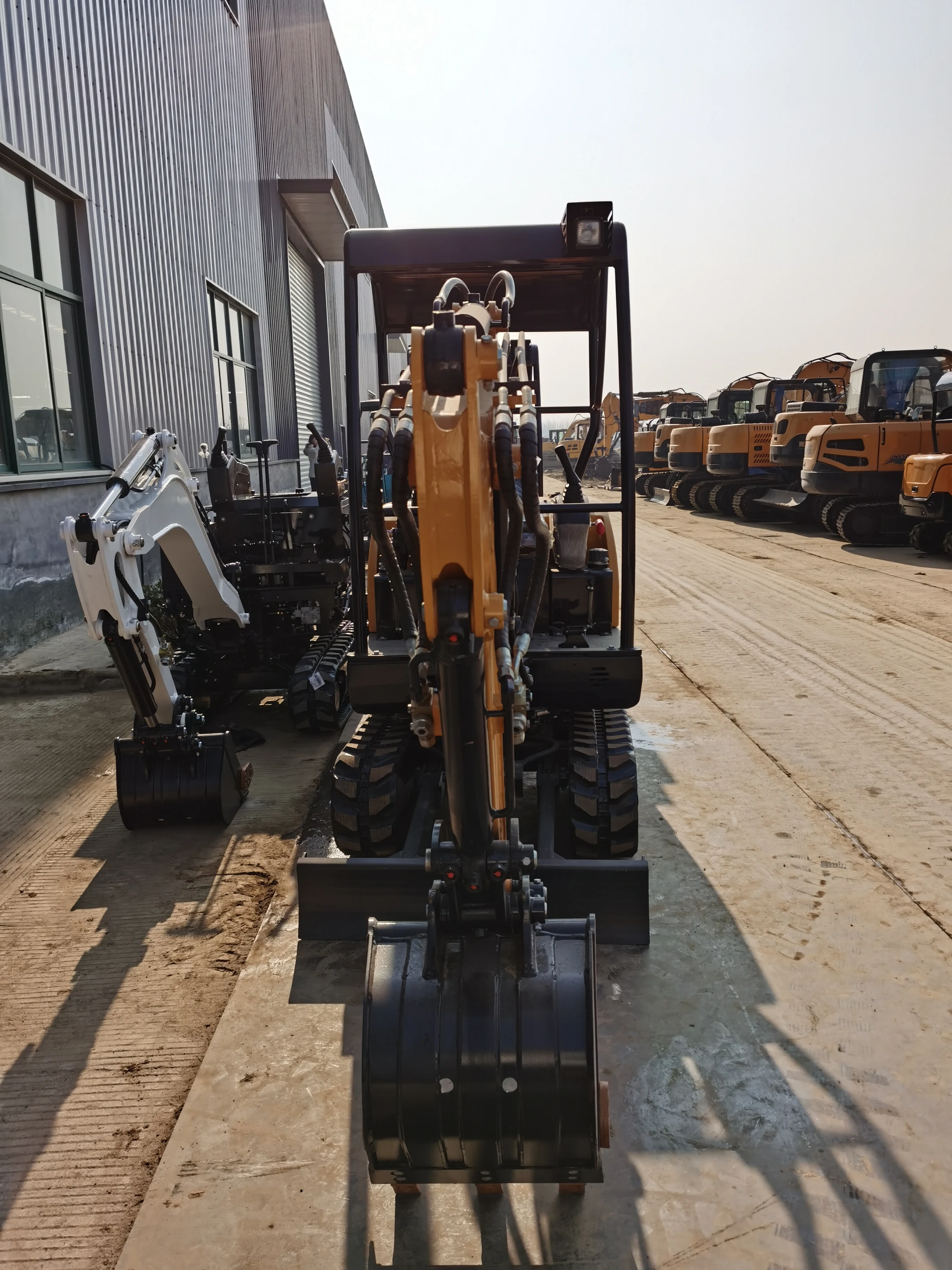 Small Crawler Excavator Machine Widely Used Construction Building Mini 1.8Ton Digger