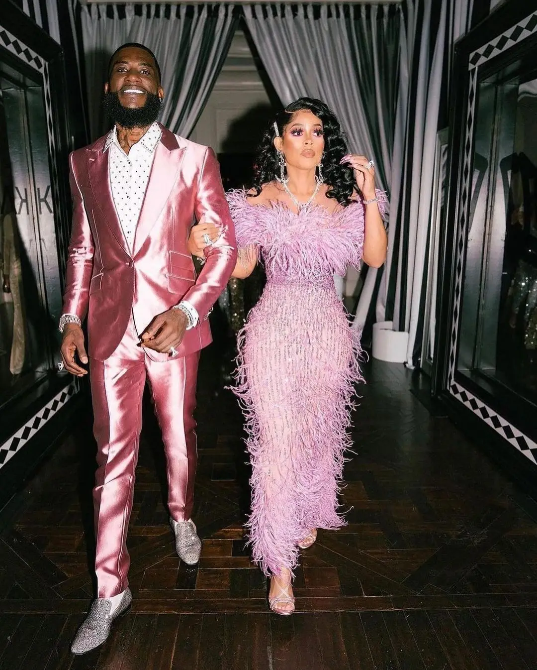 Bright Pink Plus Size Men Suits Wear Wedding Blazer Tuxedos One Button Clothes for Groom Prom Coat Pants 2 Pieces