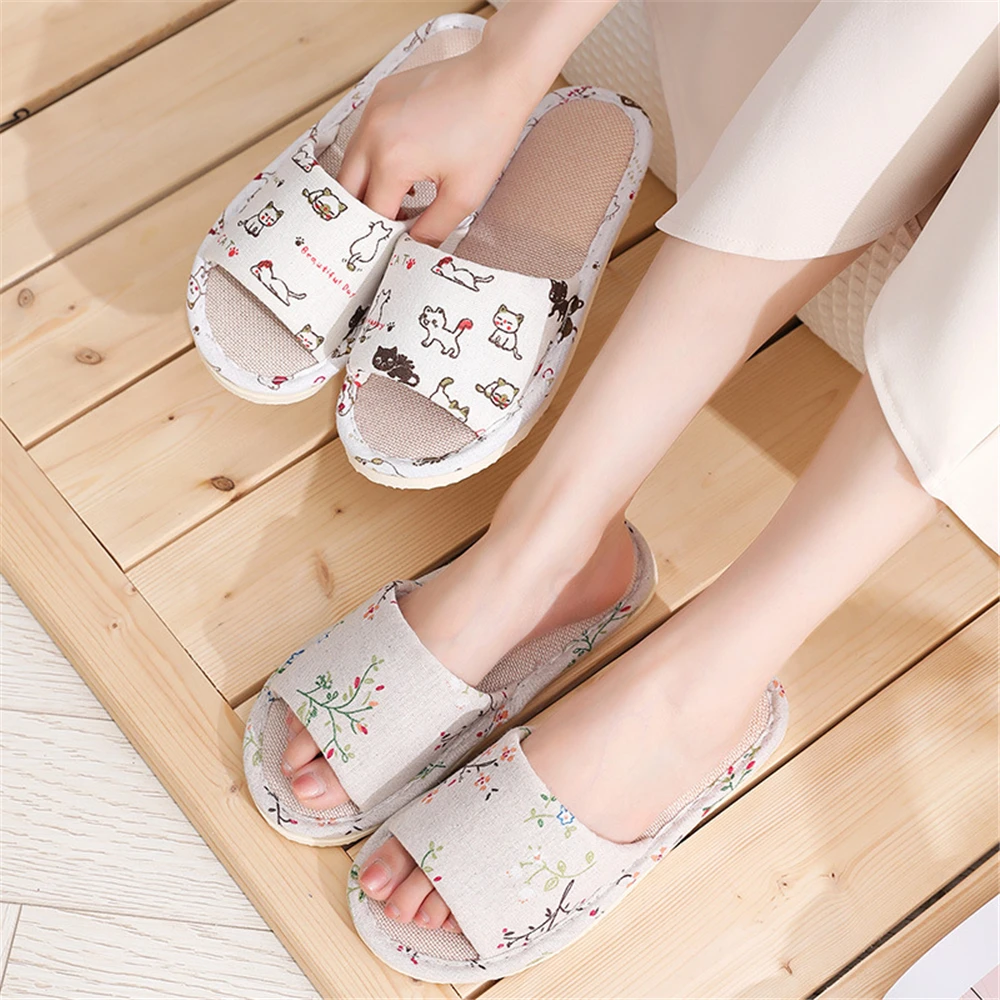 Women Home Slippers Indoor Floor Soft Couple Linen Slipper Floral Lightweight Unisex Bedroom Shoes Ladies Open Toe Flip Flops