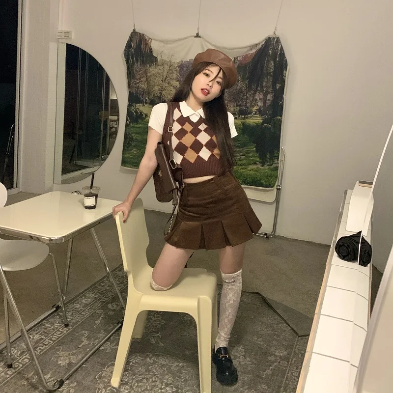 Sweater Vest Women All-match Ins Korean Style Vintage Brown Retro Ladies Chic Sleeveless Argyle V-Neck Slim College Crop Clothes