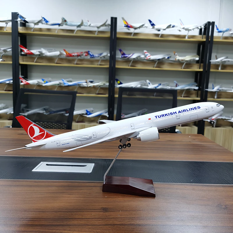 47CM 1/157 Scale Turkish Air Airlines 777 B777 Aircraft Model W Light and Wheel Landing Gear Diecast Plastic Resin Plane