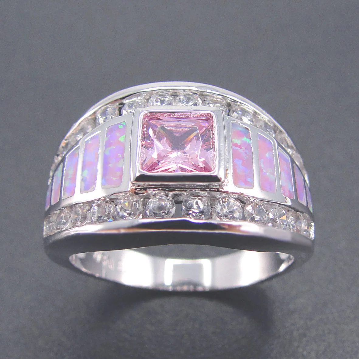 

Good Qulity Sliver Plated Square Pink Zirconi Ring Jewelry