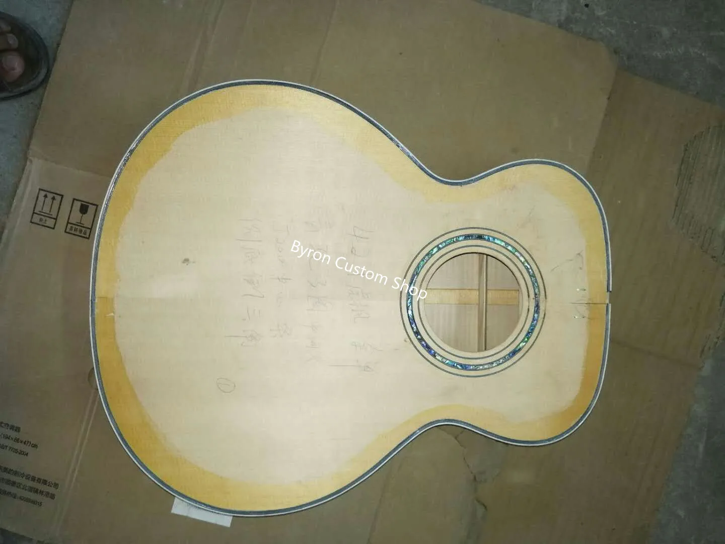 free shipping AAA all solid wood jumbo flame maple guitar customize real abalone Guitarra,handmade customize 43 inches guitar