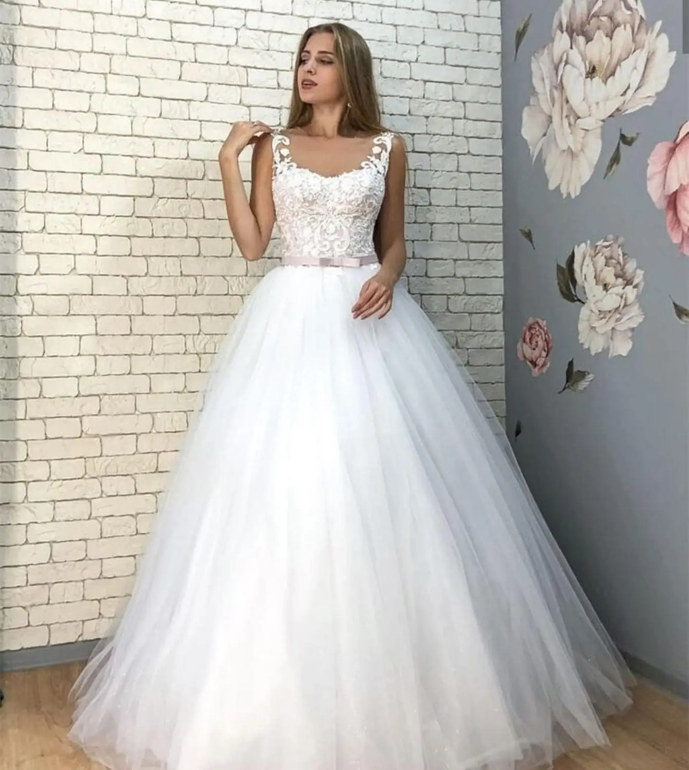 Princess Wedding Dress Scoop A-line Sleeveless Lace Appliques Floor Length Elegant For Women brides Organza Tulle Cheap