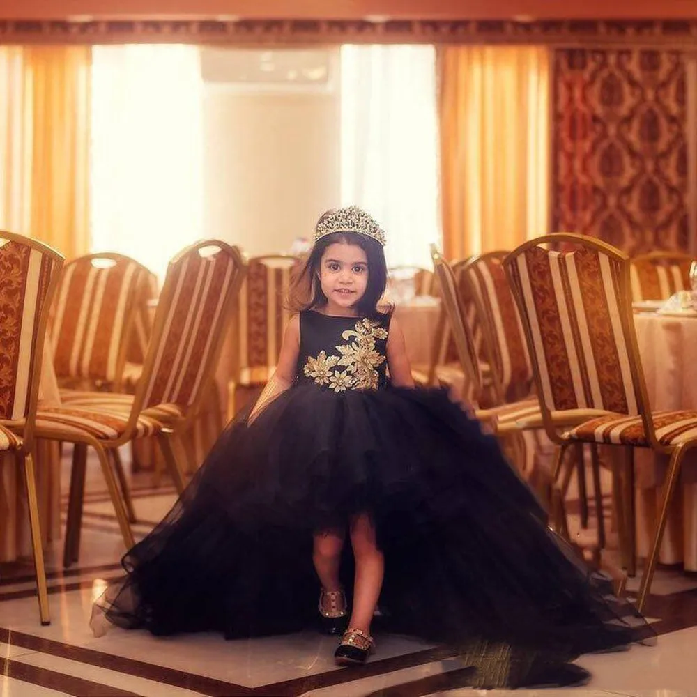 2022 Black Ball Gown Flower Girl Dresses Jewel Gold Lace Applique Backless High Low Tiered Ruffles Child Kids Prom Pageant Gowns