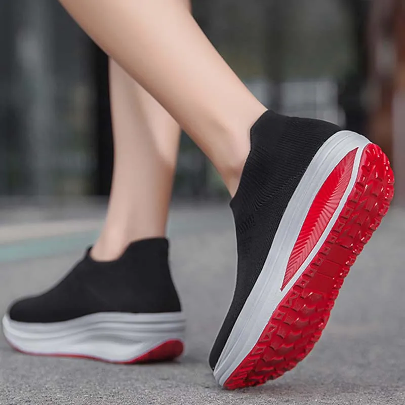 2021 Woman Vulcanize Shoes Ladies Women\'s Sneakers Fashion Slip-On Sock Platform Sneakers Female Women Shoes Zapatillas Mujer