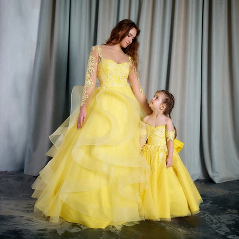 New Puffy Mother And Daugther Tulle Dresses Appliques Illuesion Ruffles Tiered Puffy Mom And Kids Tulle Photo Shoot Gowns