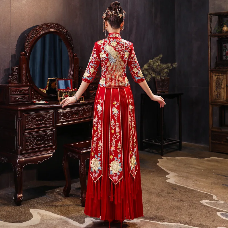 Traditional Bride Embroidery Cheongsam Phoenix Clothing Qipao Embroidery Red Satin Tops For Woman Gold Brocade Gown