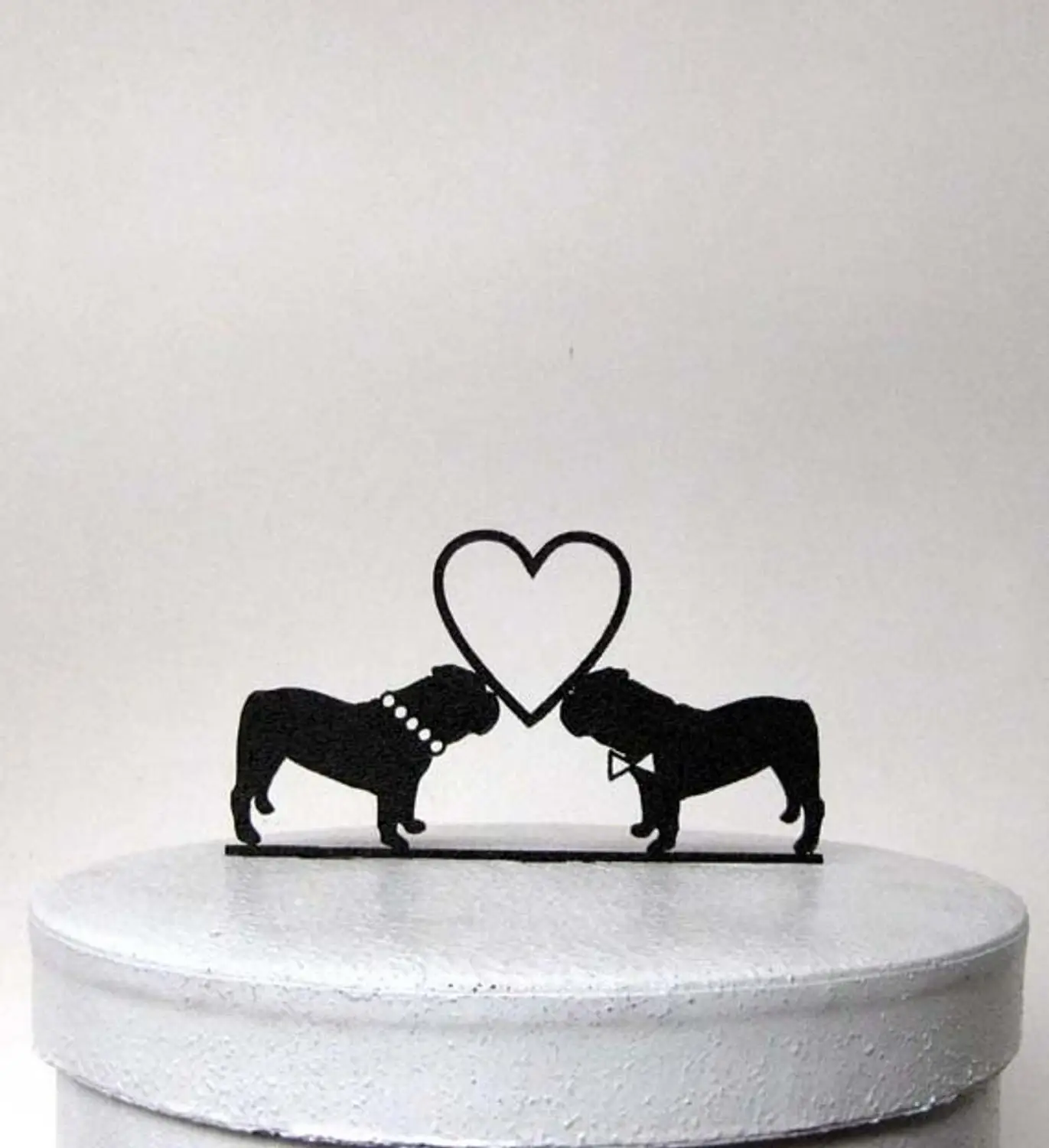 English Bulldogs wedding cake topper ,italian wedding cake topper,romantic cake topper,kissing wedding cake top