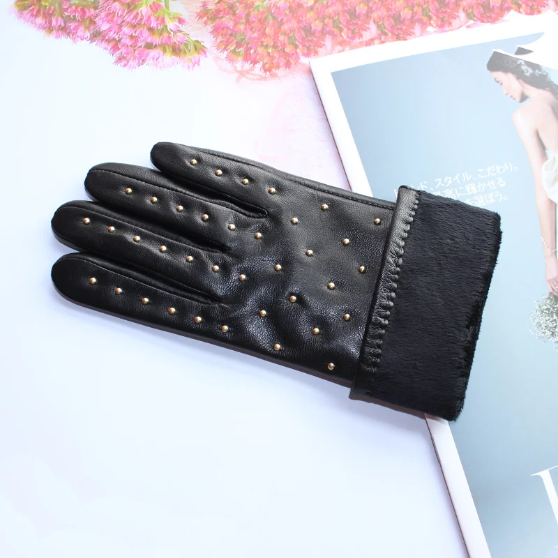 New Women\'s Sheepskin Gloves Leather Fashion Belt Rhinestone Warm Velvet Lining Gloves Winter