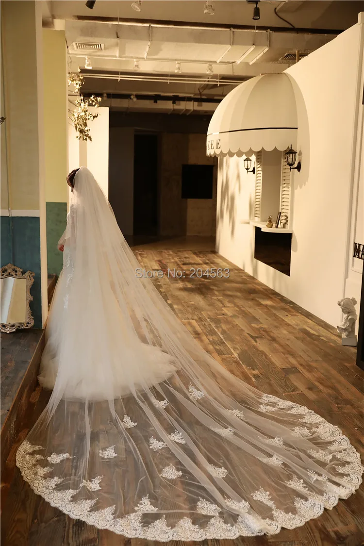 New Arrive Two-Layer Lace Wedding Veil with Appliques Stunning 4 Meters Long 3 Meters Wide Bridal Veils with Comb AX2020