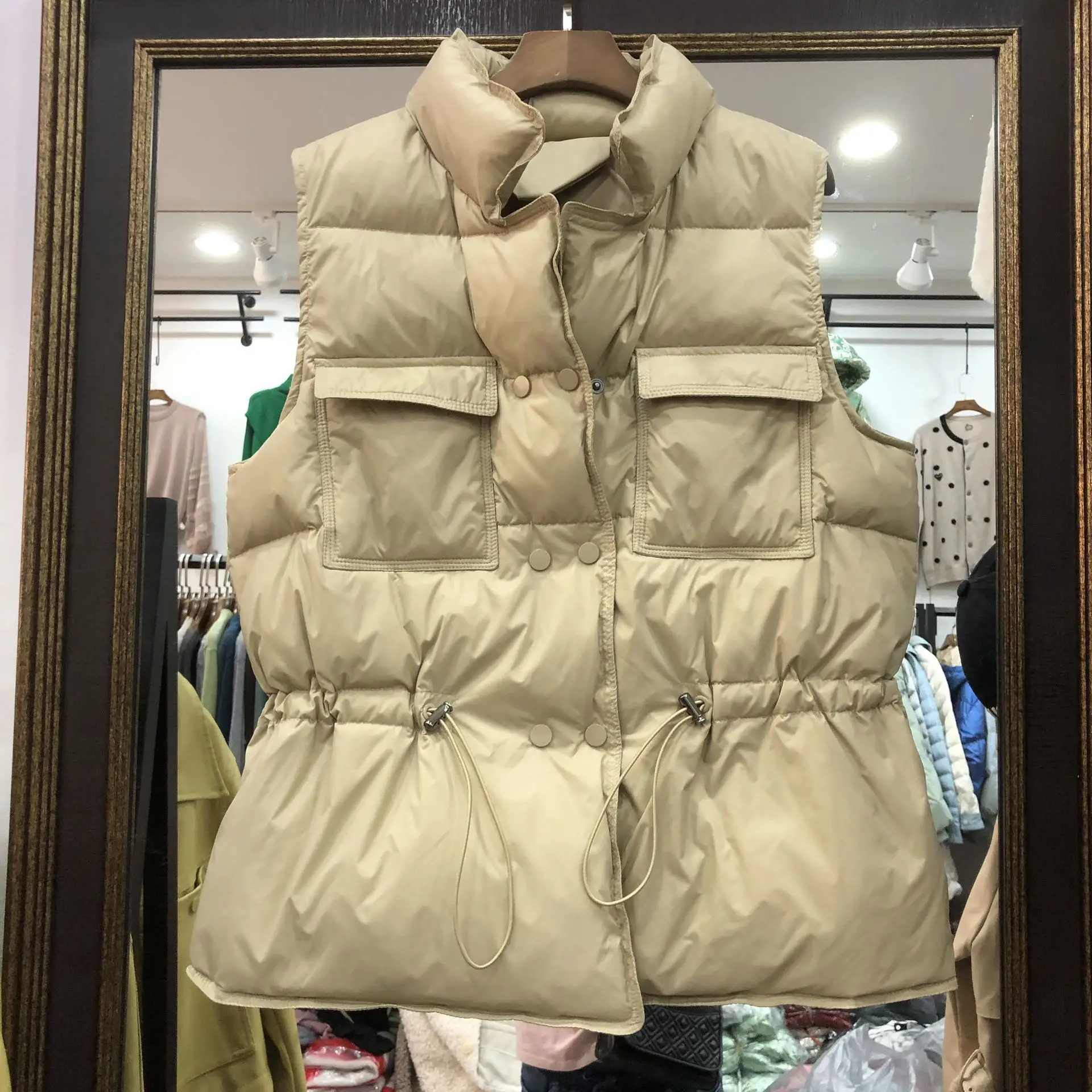 

2022 New Ultra Light Down Vest Women Short Vest Windproof Lightweight Warm Waistcoat Female Sleeveless White Duck Down Coat