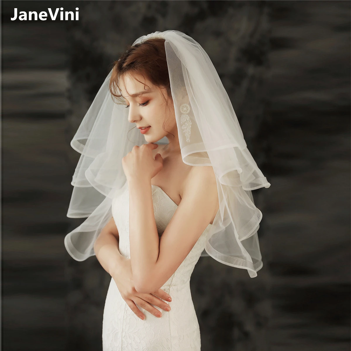 

JaneVini 2021 Vintage White/Ivory Short Wedding Veils Elbow Length Multi Layers Puffy Tulle Wedding Bridal Veils with Metal Comb