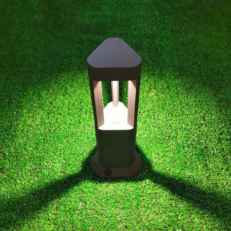 New Triangle Simple Style Led Waterproof Outdoor Lawn Garden Light 7W Aluminum Villa Garden Light