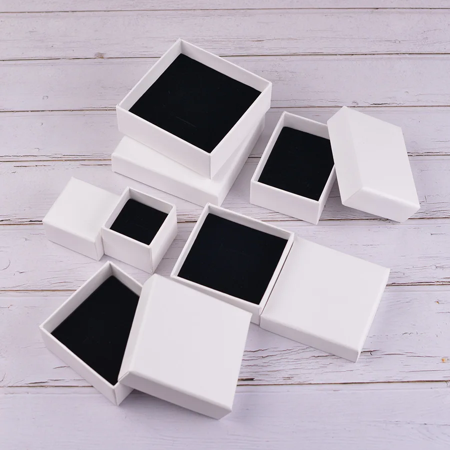 Cajas de embalaje de joyería de papel Kraft blanco para collar, anillo, pendientes, pulseras, accesorios, caja de almacenamiento, paquete de regalo,