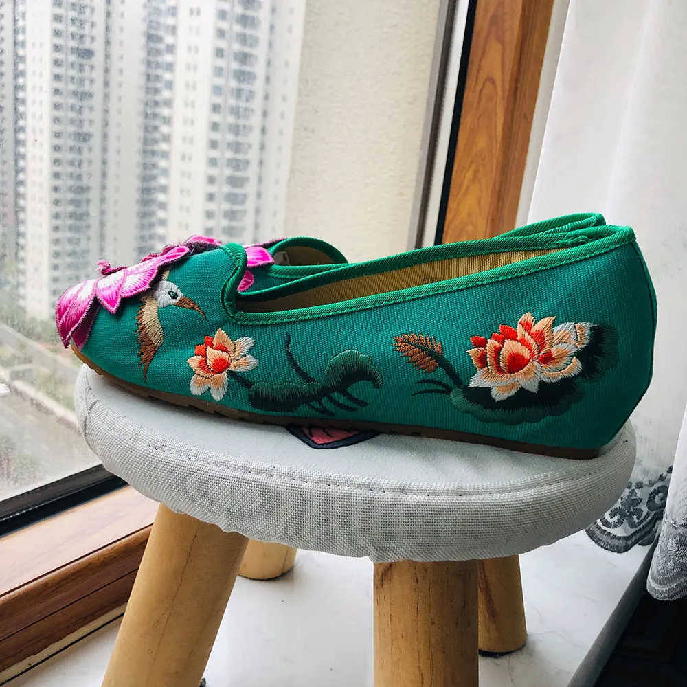 Veowalk New 3D Lotus Aplliques Women Pointed Toe Canvas Ballet Flats Flower Embroidered Slip on Comfort Cotton Shoes for Woman