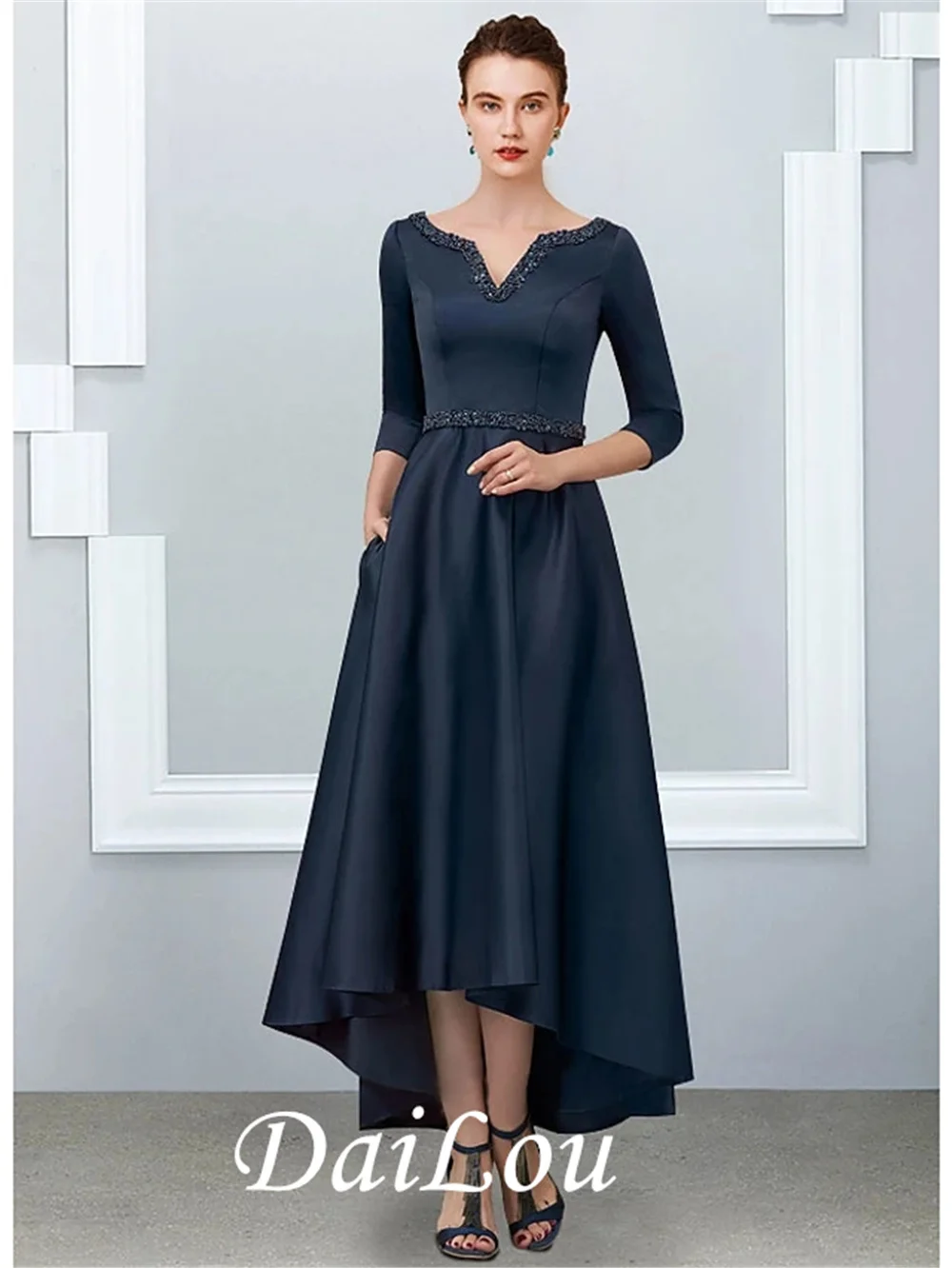 Robe trapèze pour mère de la mariée, élégante, col en V, longueur au sol, demi-manches en Satin avec plis, 2021