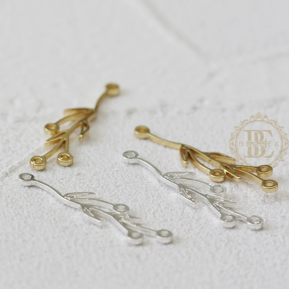 Solid Brass Leaf Charm - 27x7mm (4640C)