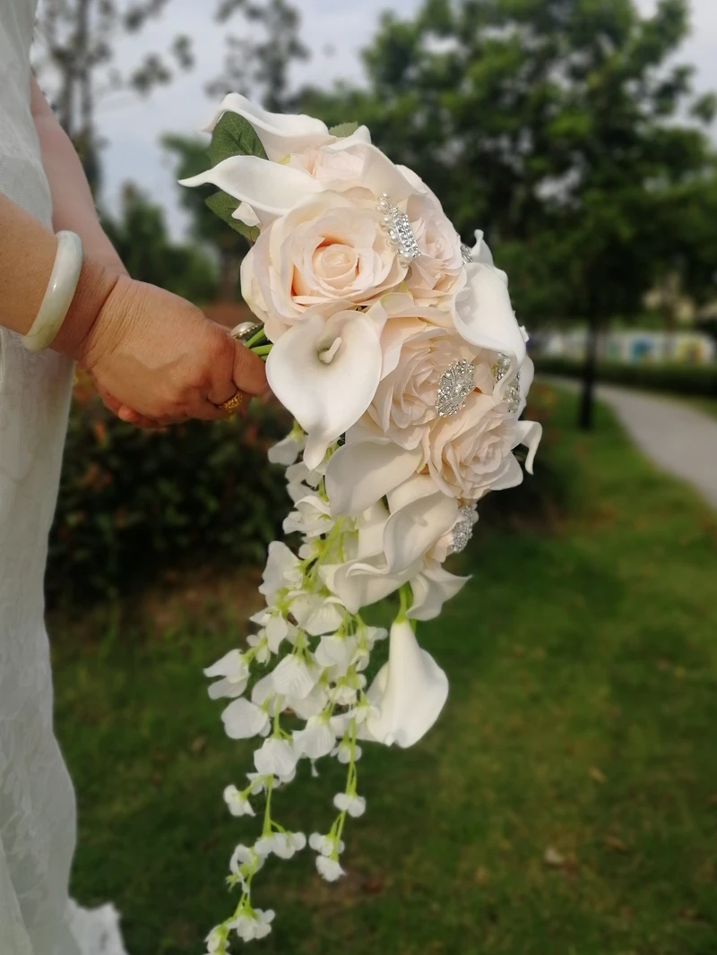 Bouquet da sposa rosa chiaro Cascading fiori da sposa bianco Calla Lily Bride Ramo De Novia Boda accessori De Mariage