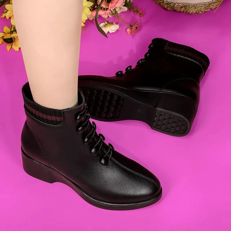 Botas de calcetín de cuña roja con botones para mujer, zapatos de cuero forrados de piel, botines de plataforma cómodos para mujer, Invierno