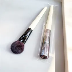 Professional Blush Brush Round Cheek Makeup Brush with Luxe Soft Goat Hair for Powder Highlighter Blusher