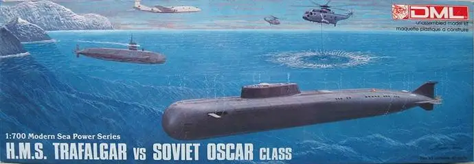 

DRAGON 7004 1:700 scale H.M.S. TRAFALGAR VS SOVIET OSCAR CLASS Plastic model kit