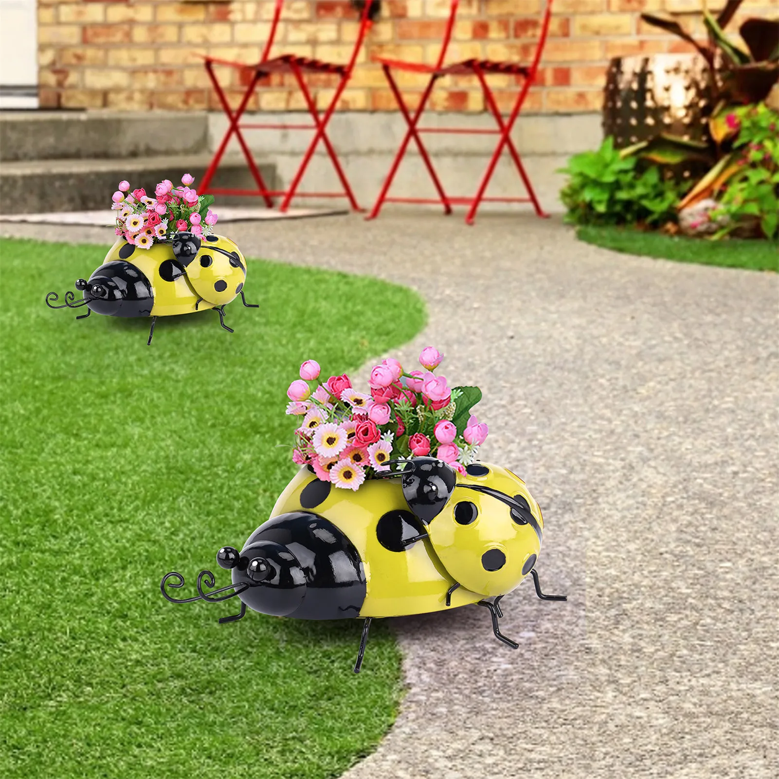 maison pour coccinelle une décoration de jardin originale et pleine de charme pour les amateurs de nature