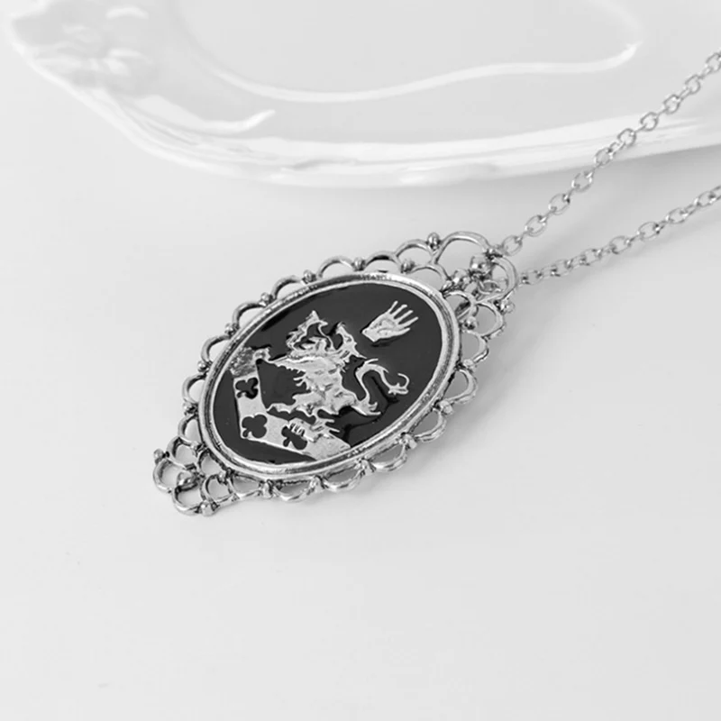 Hot Vampire Movie Jewelry Necklace The Twilight Alice Rosalie Cullen Family Charms Sweater Chain Pendant For Women Choker Decor