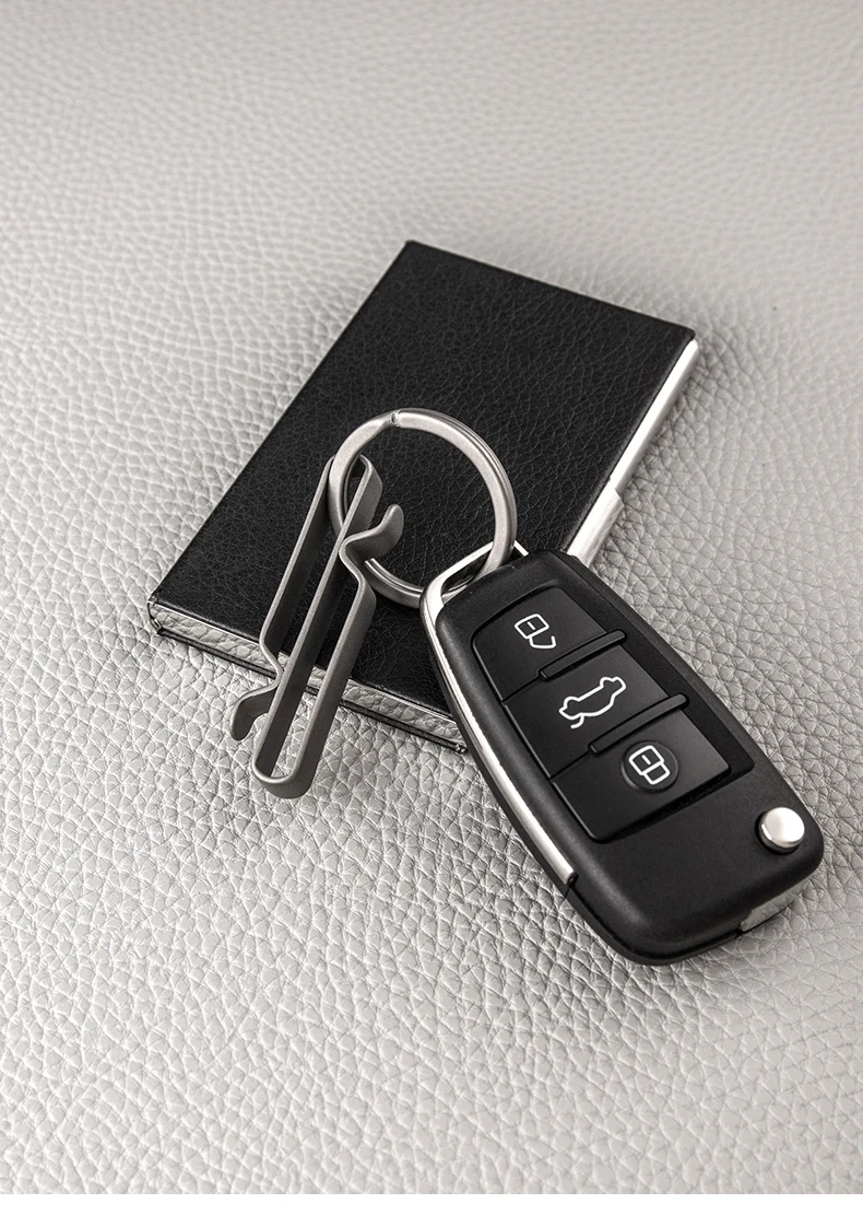 High Quality Titanium Alloy Keychain Men's Super Light Belt Waist Hanging CAR Key Chain Keyring Easy To Use Pendant Belt Buckle