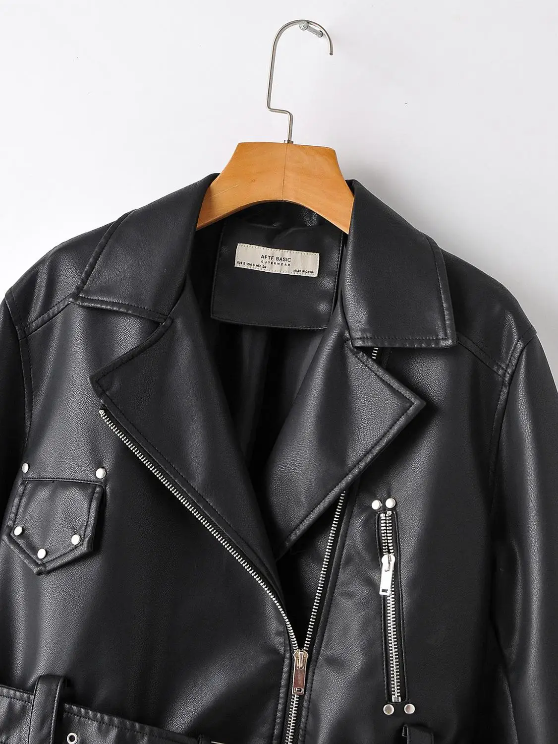 Autunno Delle Donne Del Faux Morbido In Pelle Cappotto del Rivestimento di Preparazione Per La Sera Del Collare Della Chiusura Lampo Dell'unità di elaborazione del Motociclo Cappotto Femminile Rivetto Punk Giacca Nera