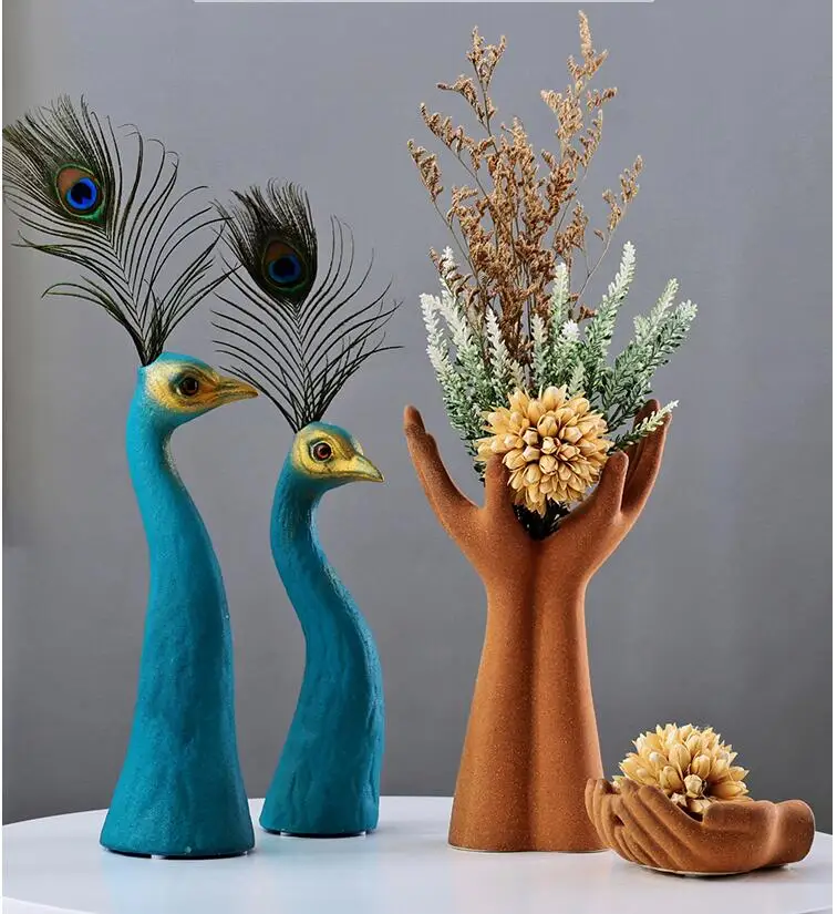 

European Creative Peacock Hand Vase Ceramic Ornaments Home Livingroom Holding Flowers Figurines Crafts Office Desktop Decoration