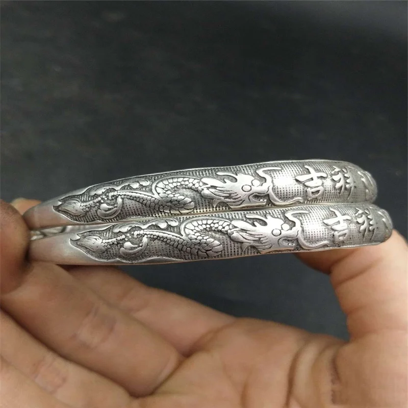 

China's Old Tibet Silver Engraving Pattern Bracelet A Pair